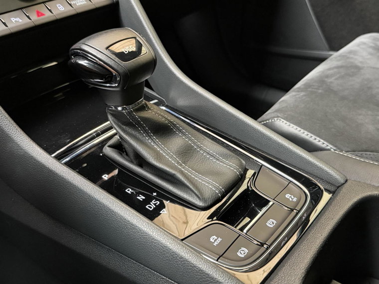 Vehicle Image 33