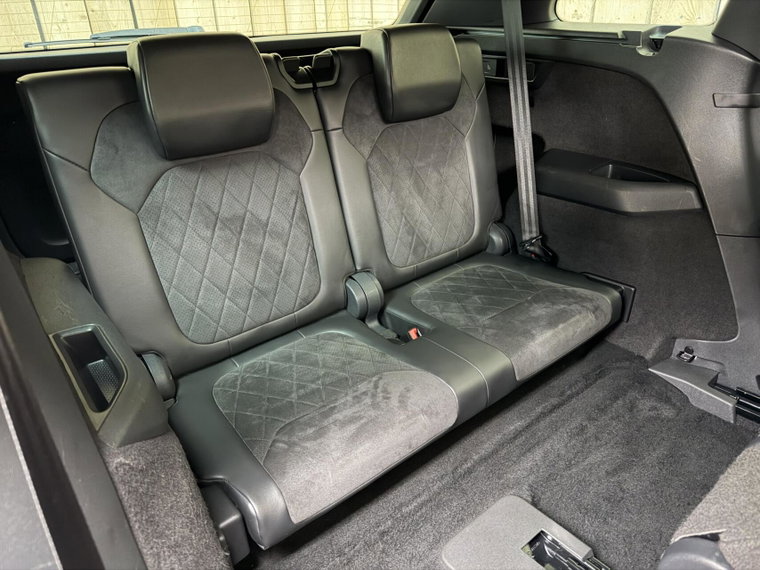 Vehicle Image 50