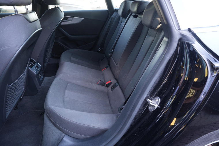 Vehicle Image 14