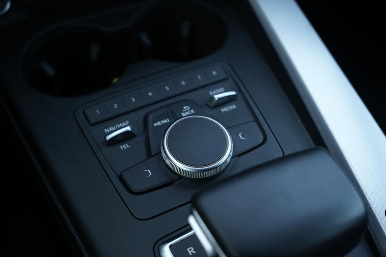 Vehicle Image 30
