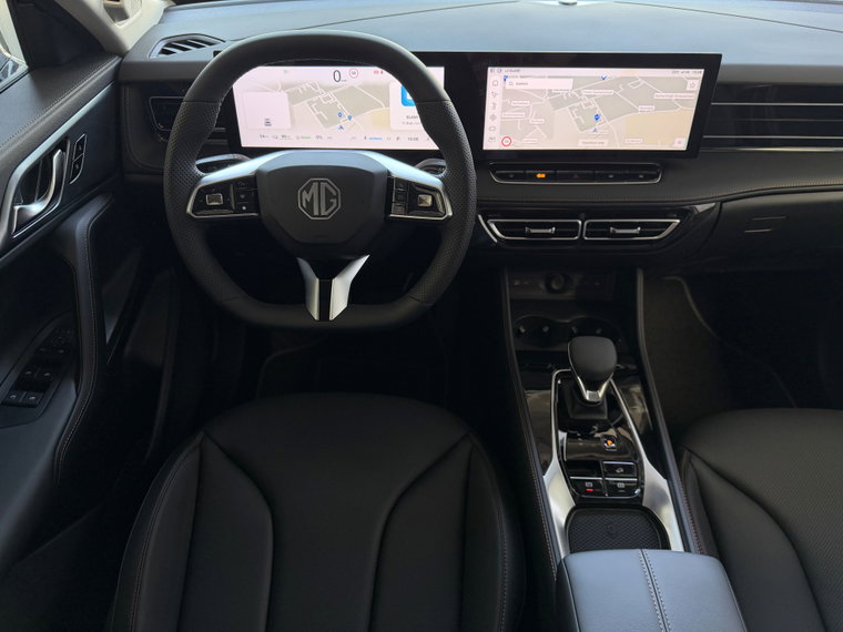 Vehicle Image 26