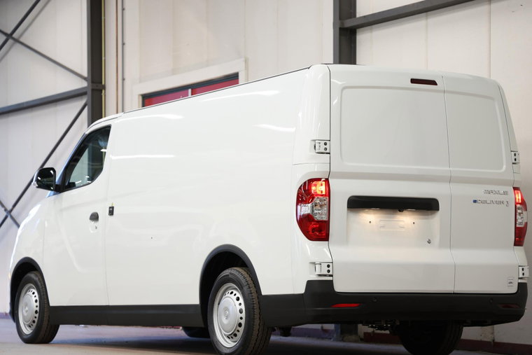 Vehicle Image 11