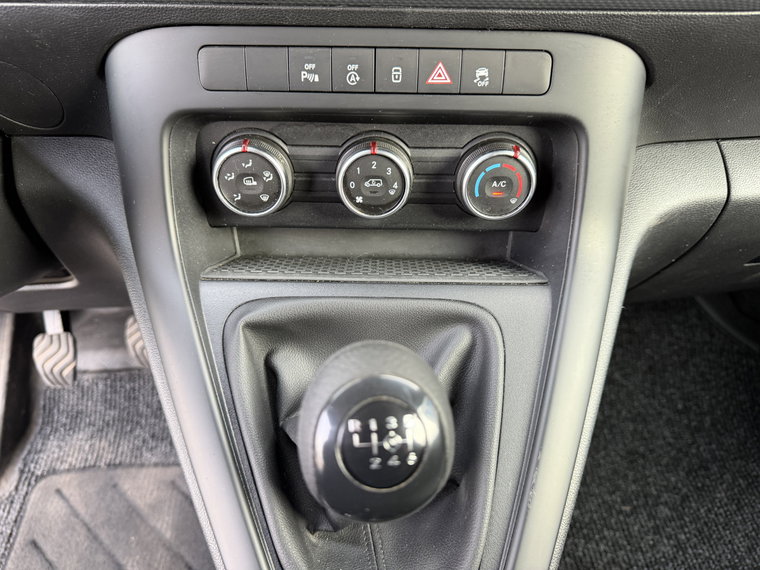 Vehicle Image 48