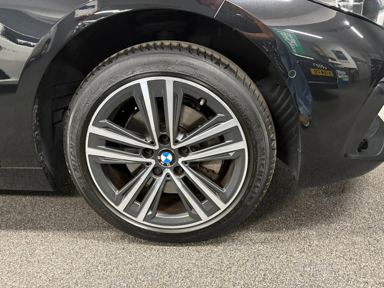 Vehicle Image 38