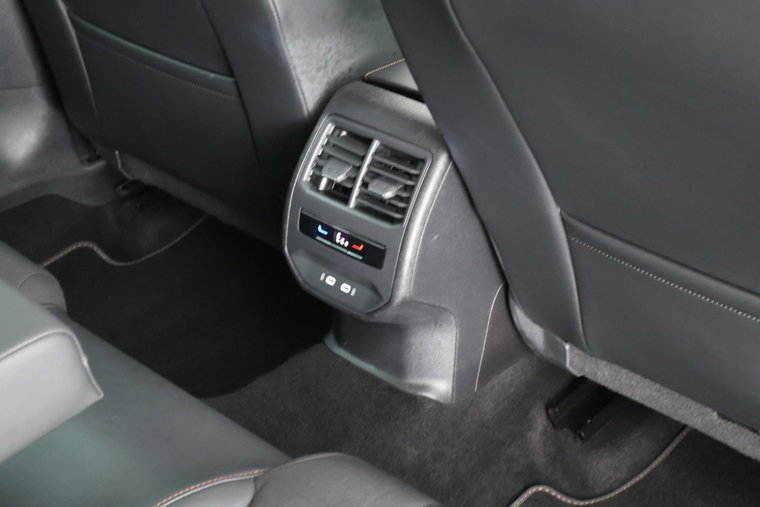 Vehicle Image 38