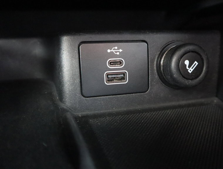 Vehicle Image 28