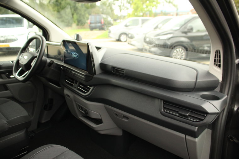 Vehicle Image 22