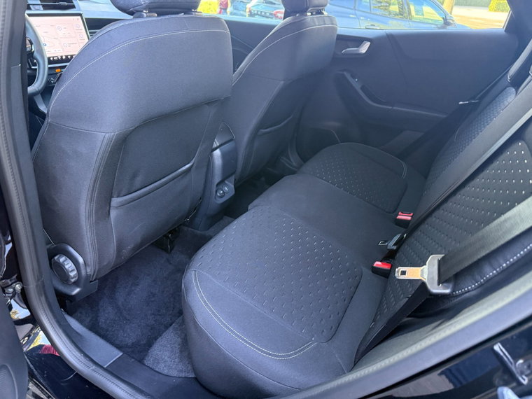 Vehicle Image 23