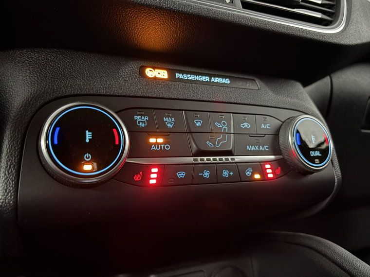 Vehicle Image 38