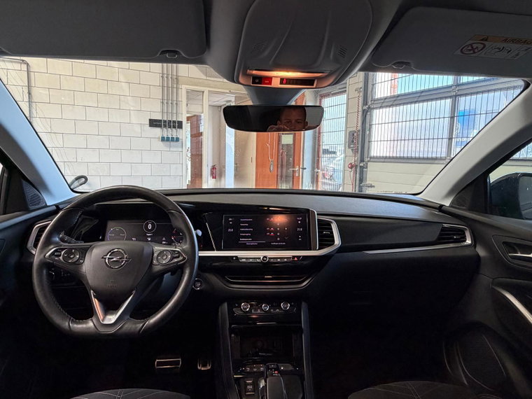 Vehicle Image 13