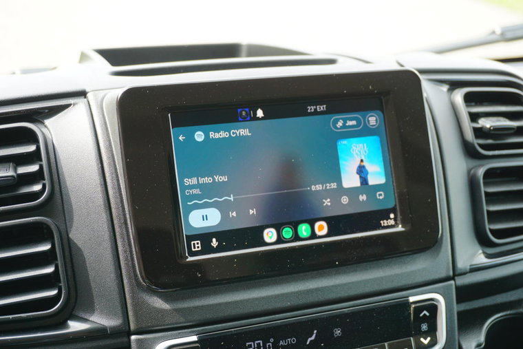 Vehicle Image 18