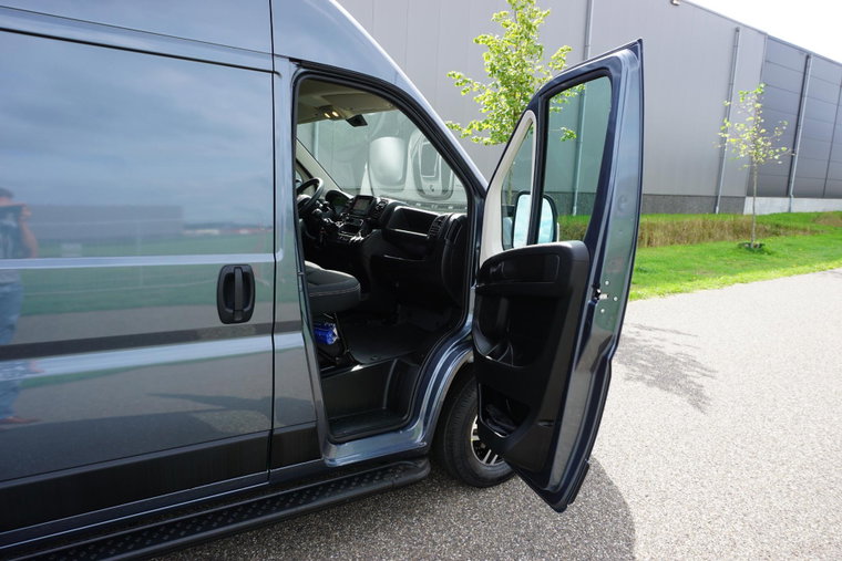 Vehicle Image 36