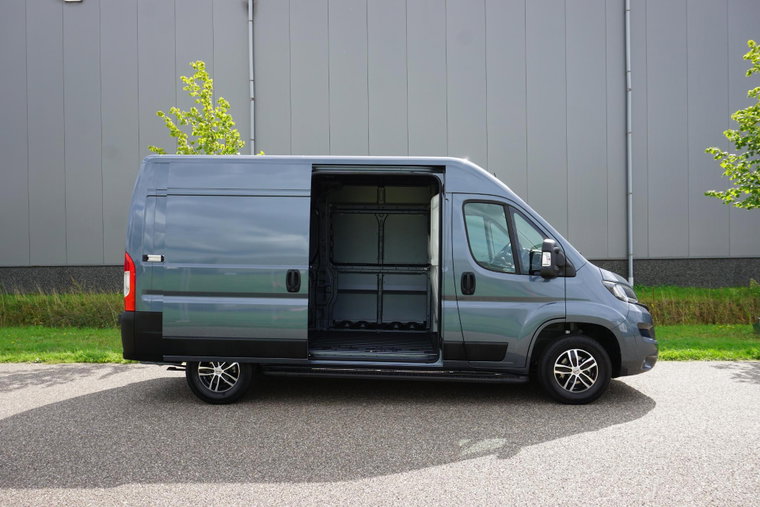 Vehicle Image 38