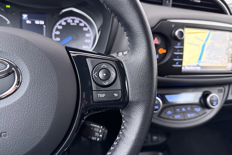 Vehicle Image 21