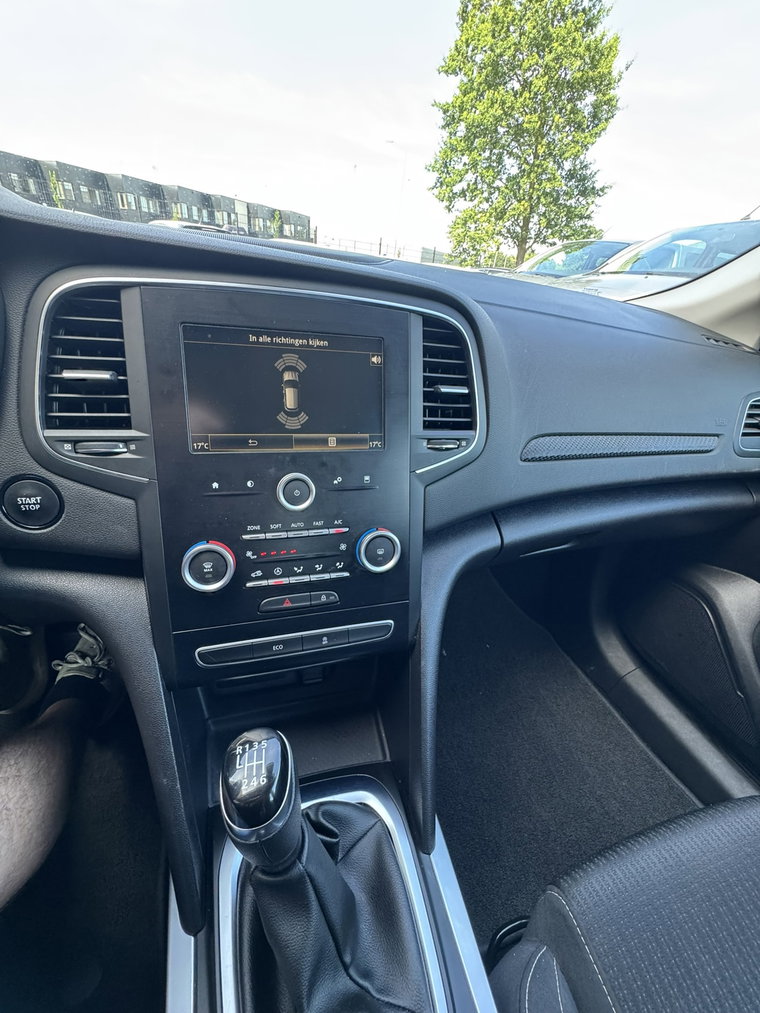 Vehicle Image 17