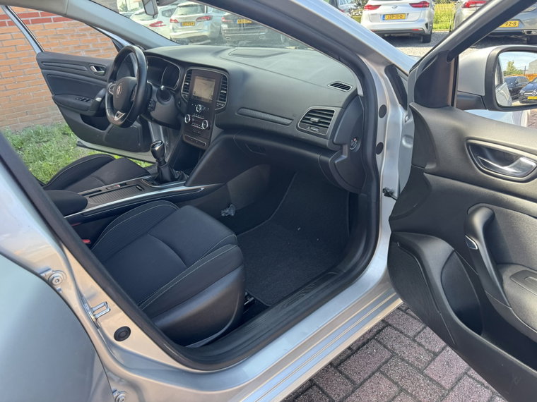 Vehicle Image 28