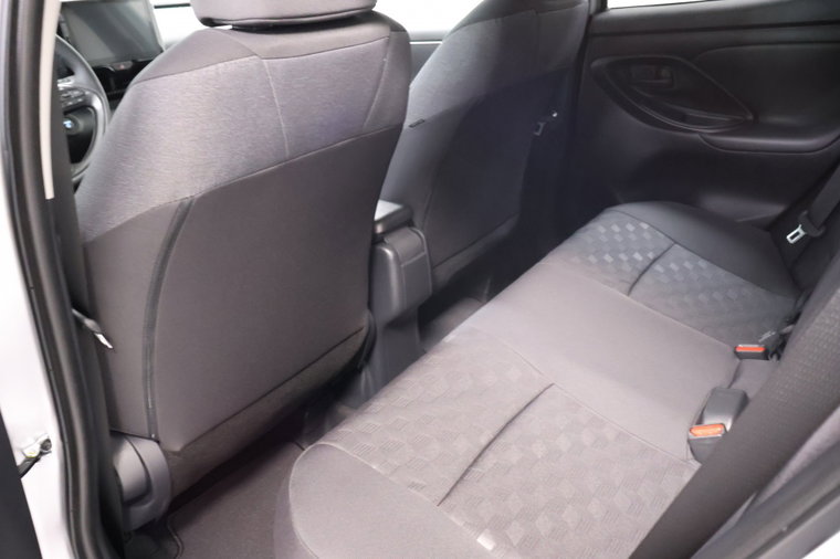 Vehicle Image 9