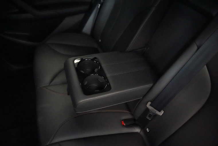Vehicle Image 25