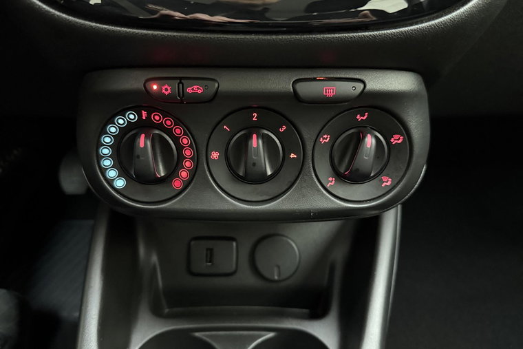 Vehicle Image 24