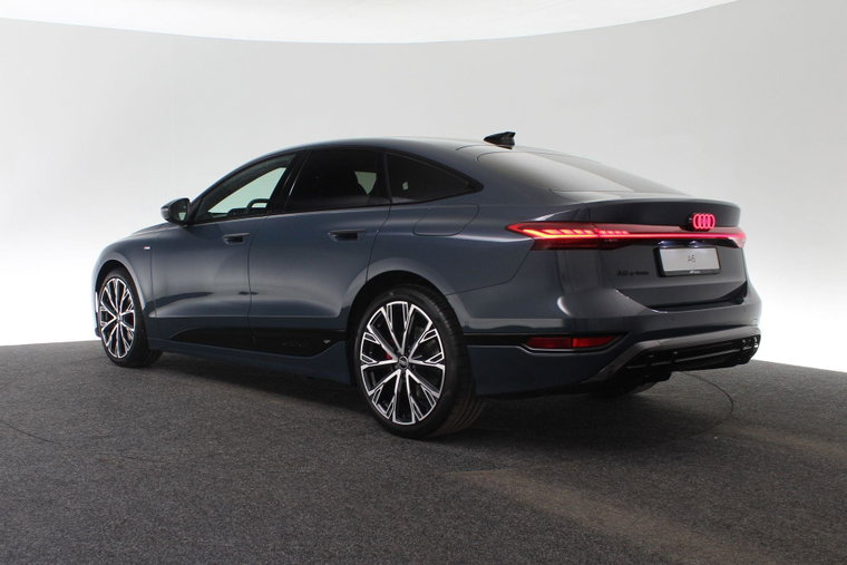 Vehicle Image 45