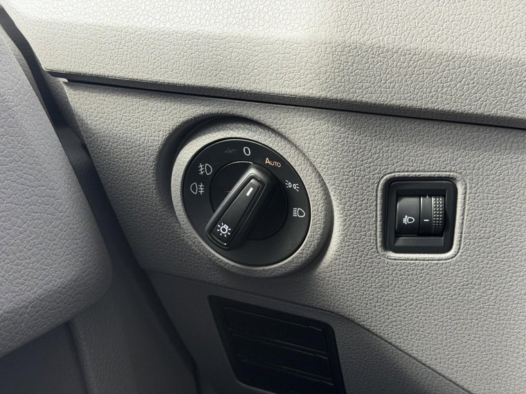 Vehicle Image 38