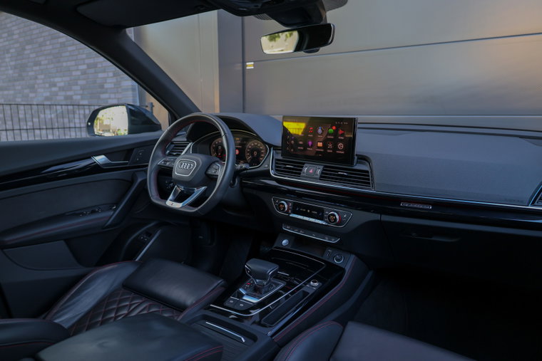 Vehicle Image 21