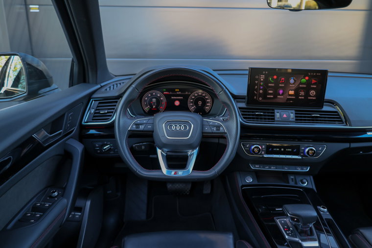 Vehicle Image 25
