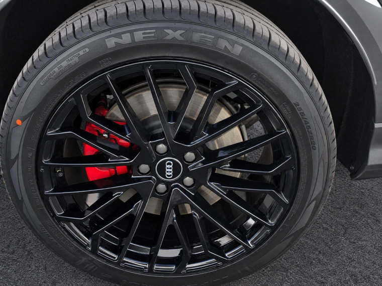 Vehicle Image 13