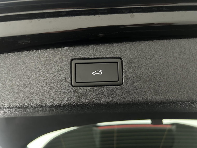 Vehicle Image 52