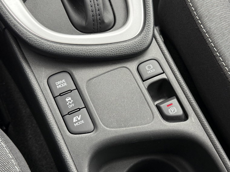 Vehicle Image 25