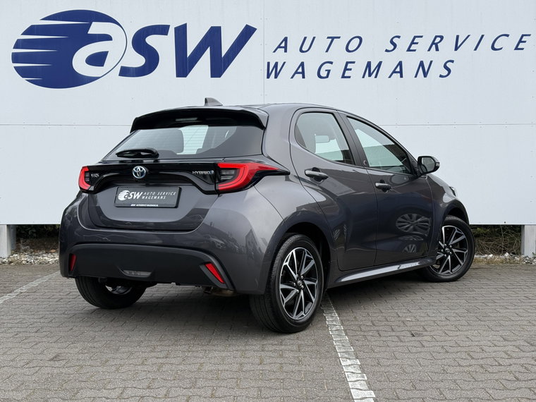 Vehicle Image 5