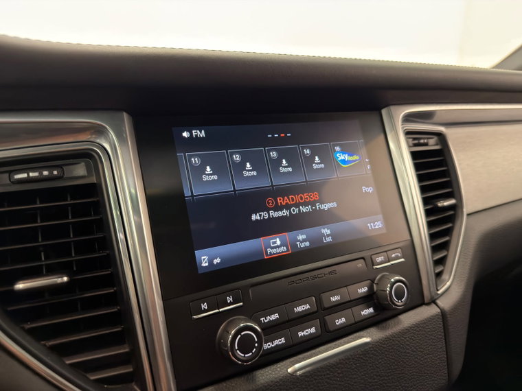 Vehicle Image 18