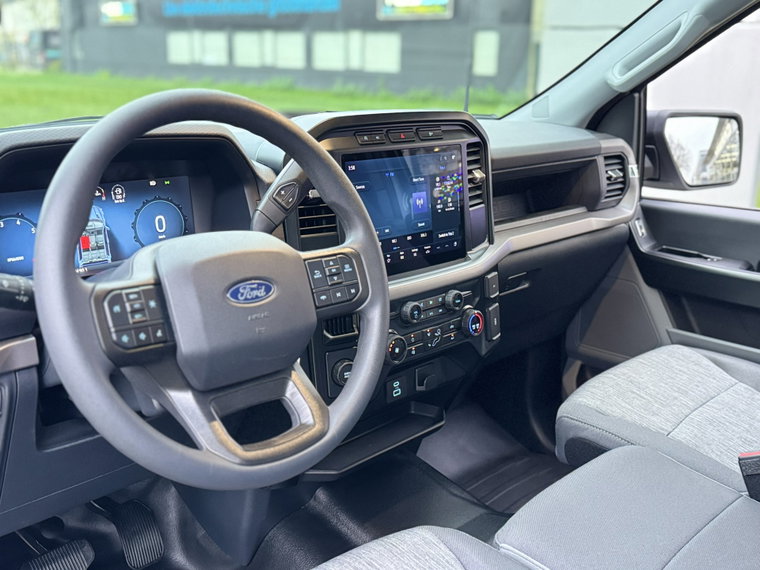 Vehicle Image 14