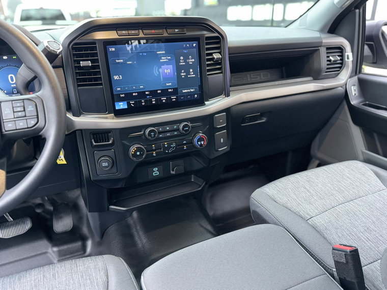 Vehicle Image 16