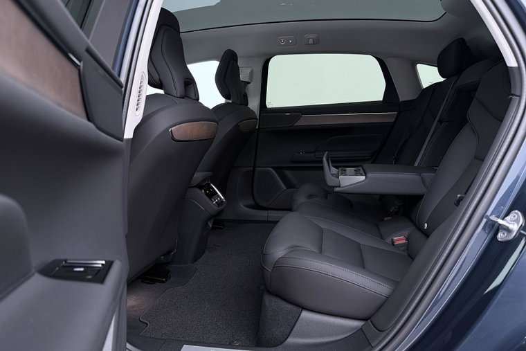 Vehicle Image 39