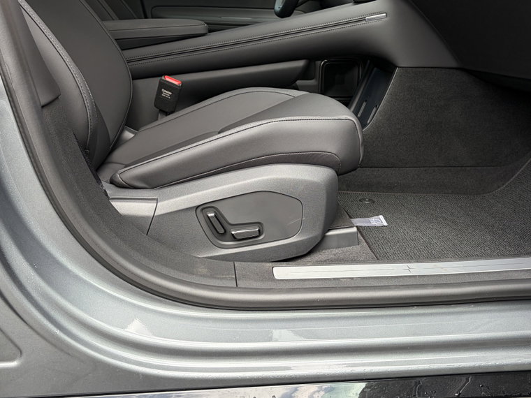 Vehicle Image 53