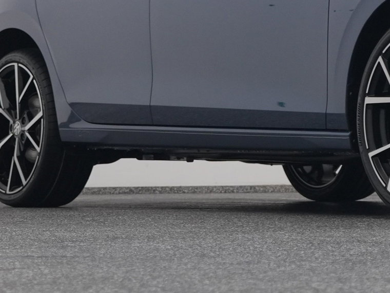 Vehicle Image 38
