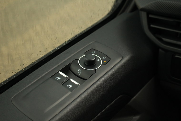 Vehicle Image 24