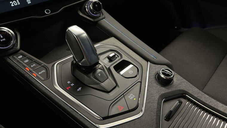 Vehicle Image 40
