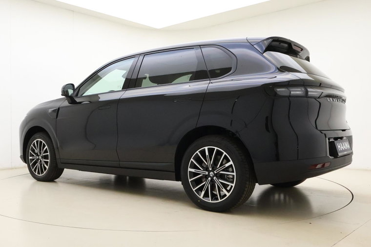 Vehicle Image 12