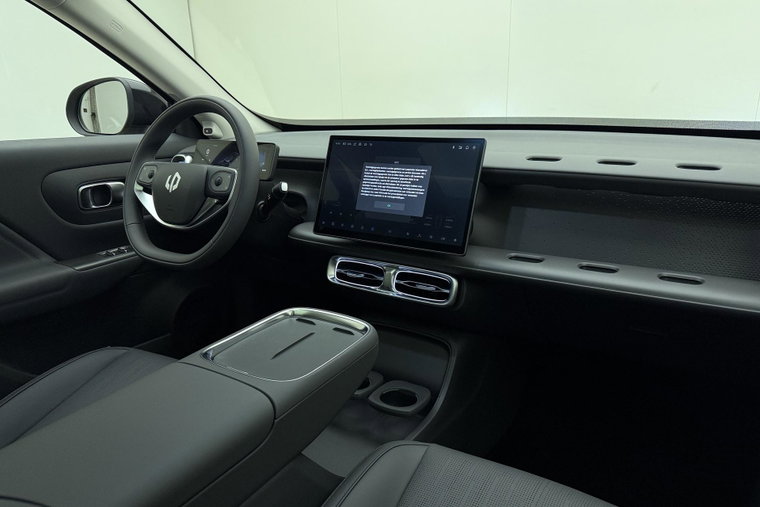 Vehicle Image 16