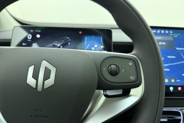 Vehicle Image 30