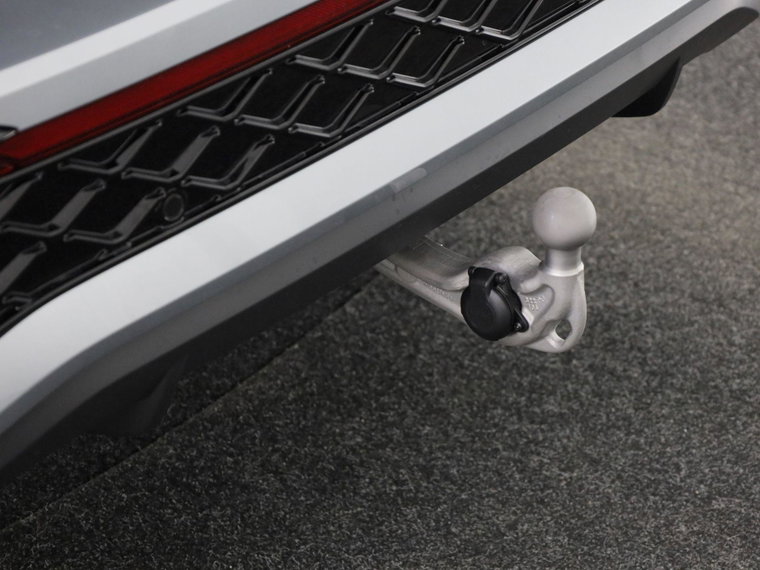Vehicle Image 52