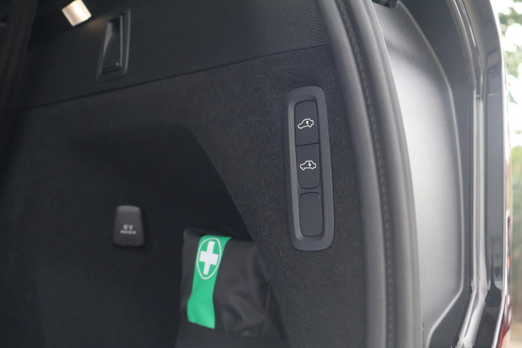 Vehicle Image 32