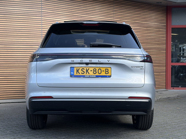 Vehicle Image 15