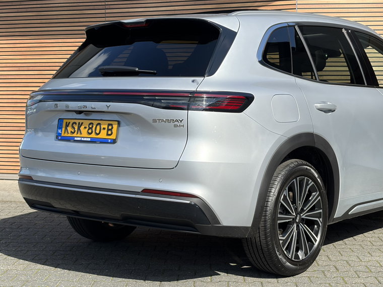 Vehicle Image 18