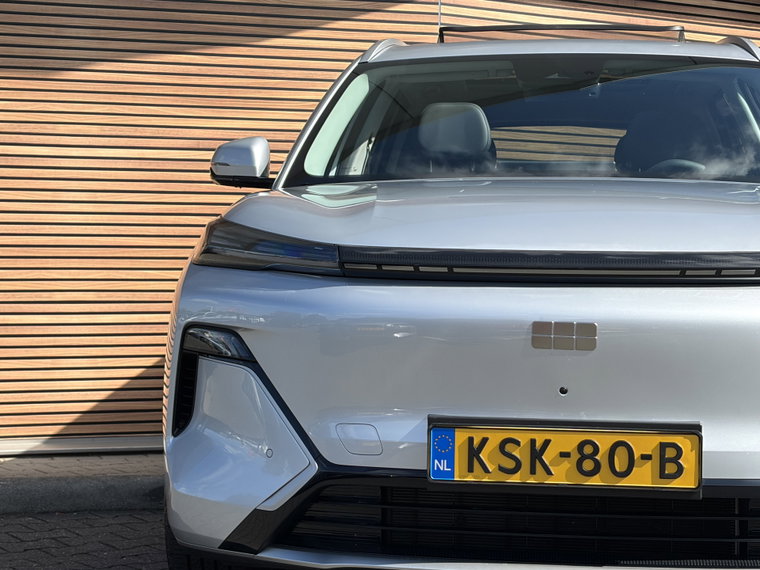Vehicle Image 9