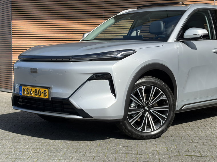 Vehicle Image 11