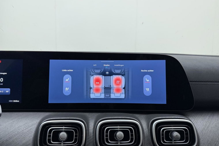 Vehicle Image 38