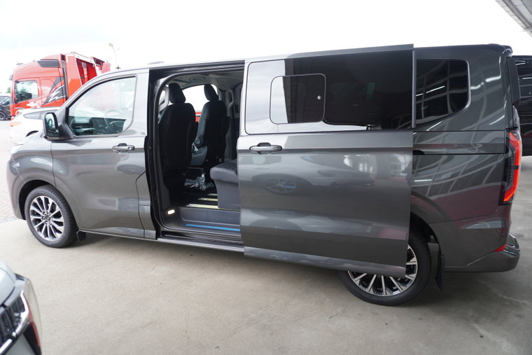 Vehicle Image 7